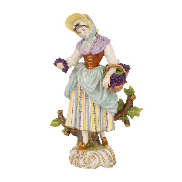 Figurka dziewczyna z koszem Volkstedt