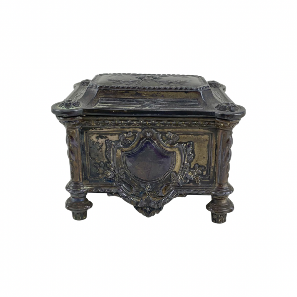 Puzdro w stylu secesyjnym